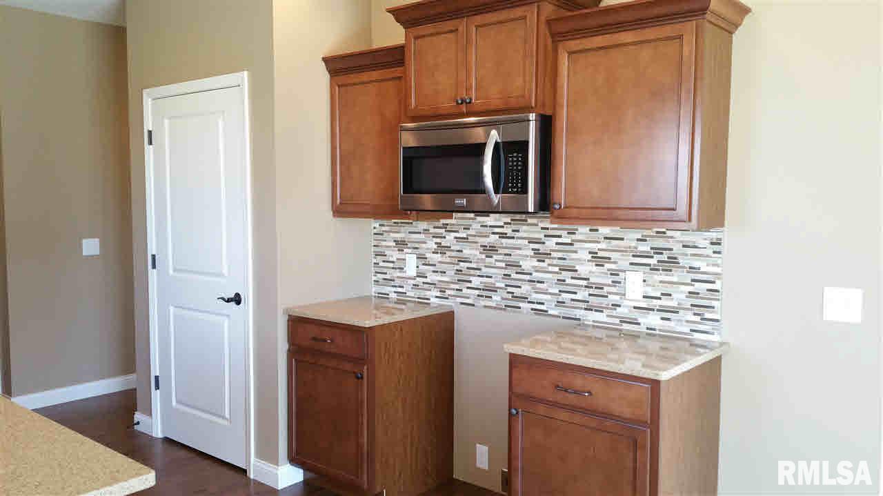 5770 Emily Road Bettendorf, IA 52722 - Photo 12 of 23 Gallery Image 12
