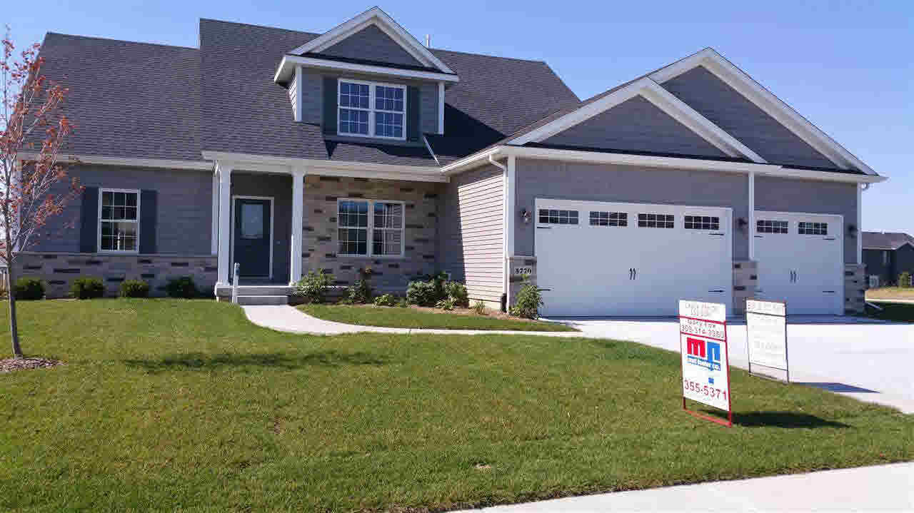 5770 Emily Road Bettendorf, IA 52722 - Photo 2 of 23 Gallery Image 2