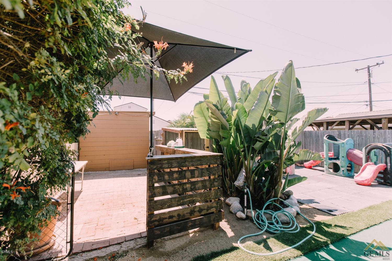424 West Cedar Street Oxnard, CA 93033 - Photo 23 of 26 a view of potted plants