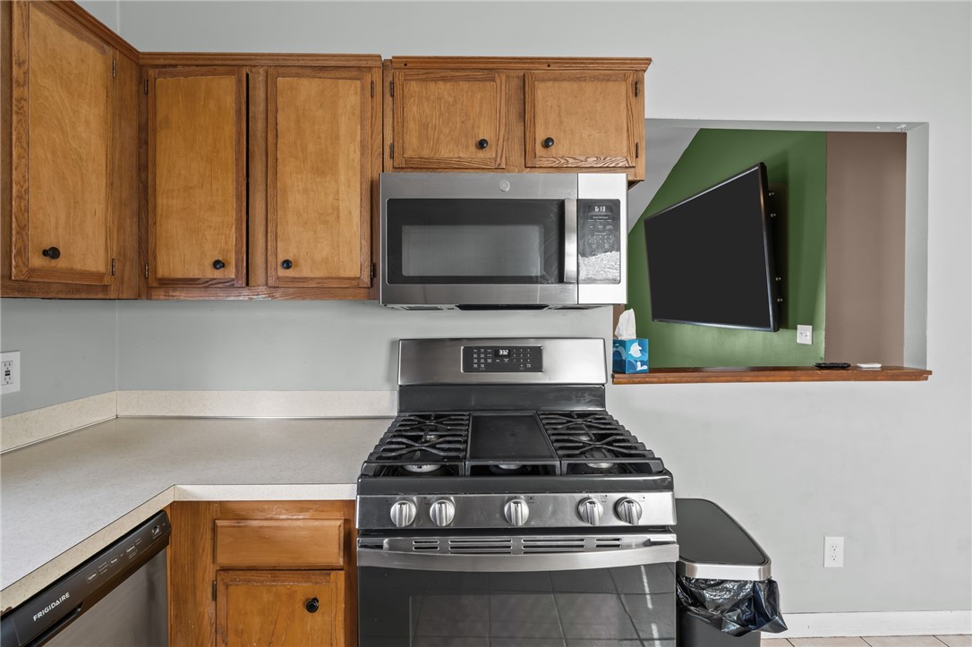 49 Martha Road East Providence, RI 02916 - Photo 12 of 37 Gallery Image 12
