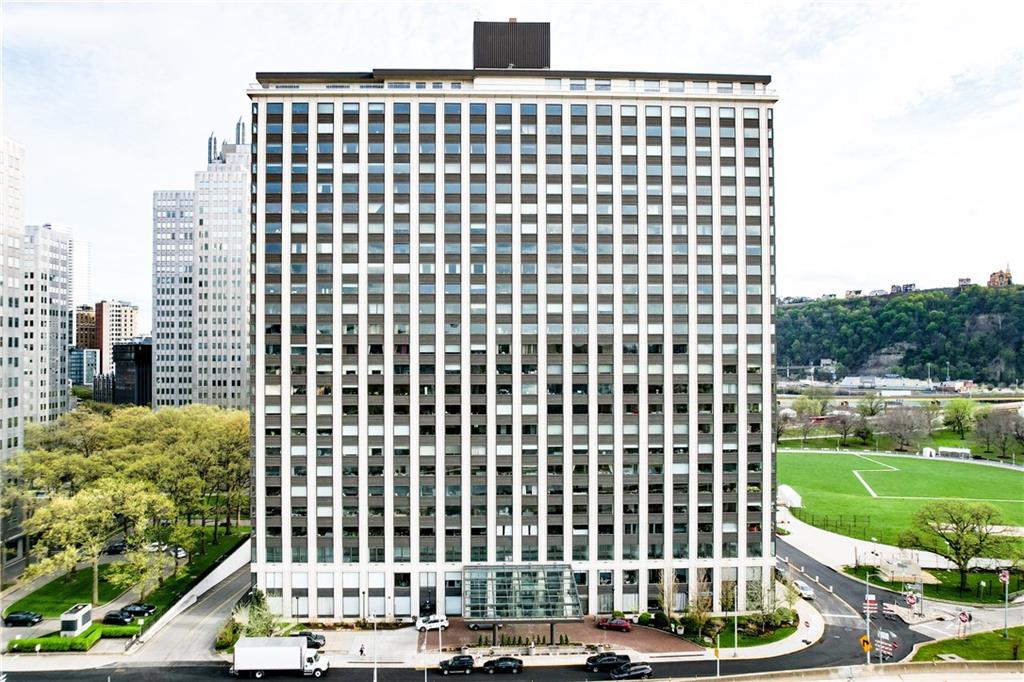 320 Fort Duquesne Boulevard, Unit 24M Pittsburgh, PA 15222 - Photo 1 of 40 a view of a tall building