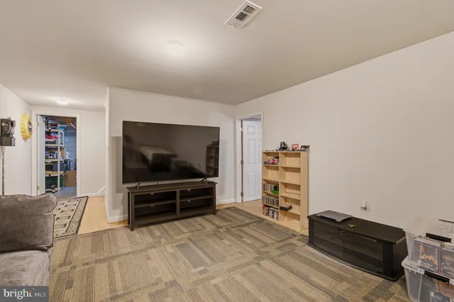 $675,000 | 1609 Winding Waye Lane, Silver Spring, MD 20902