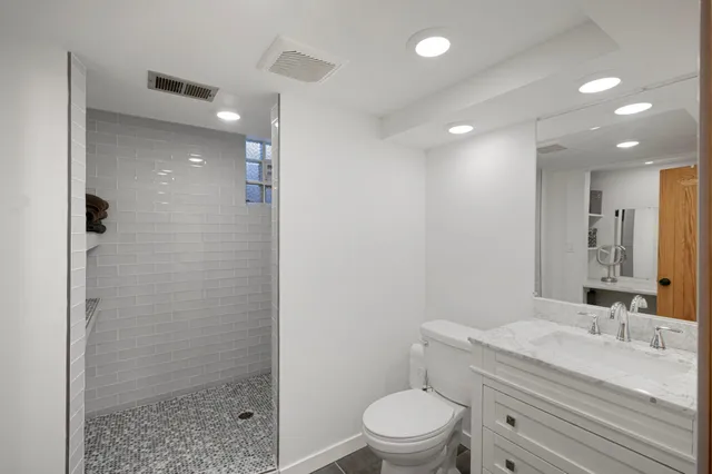 $689,900 | 809 Bradford Avenue, Champlin, MN 55316