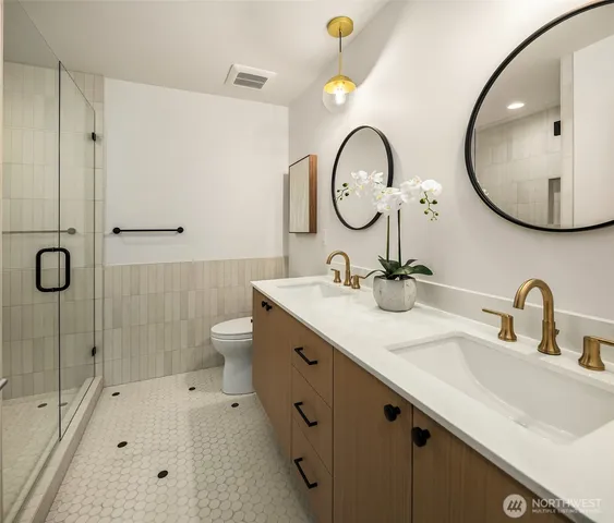 $1,049,000 | 3616 Francis Avenue North, Seattle, WA 98103