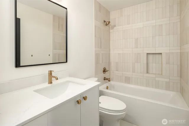 $1,049,000 | 3616 Francis Avenue North, Seattle, WA 98103