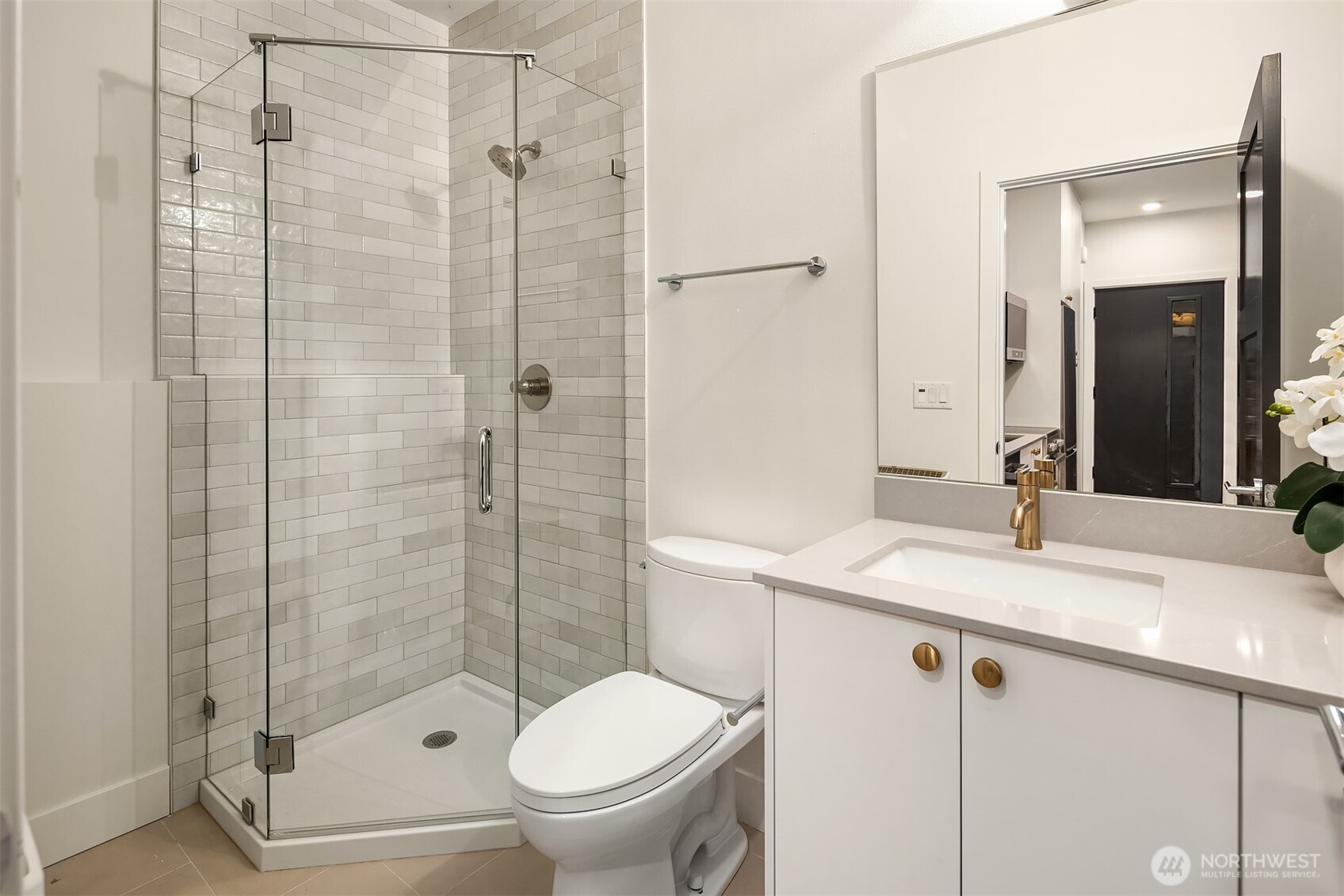 3616 Francis Avenue North Seattle, WA 98103 - Photo 22 of 34