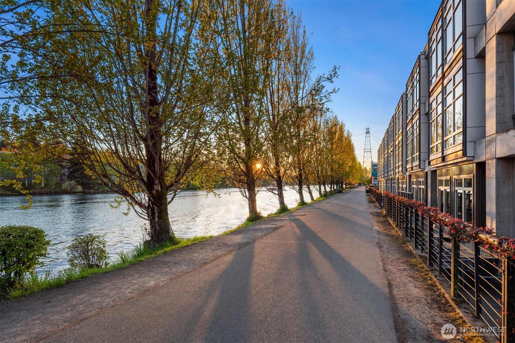 3616 Francis Avenue North Seattle, WA 98103 - Photo 32 of 34