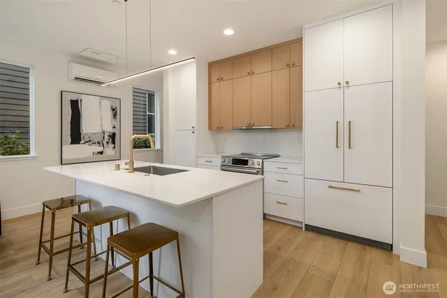 $1,049,000 | 3616 Francis Avenue North, Seattle, WA 98103