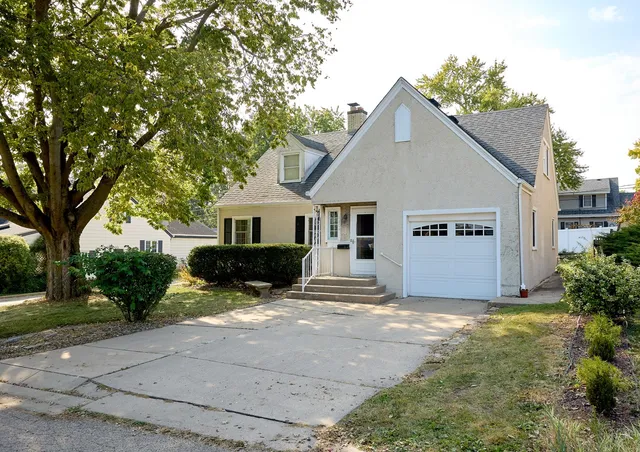 $178,000 | 1804 Pike Street, Peru, IL 61354