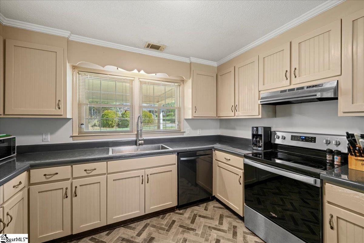 569 Edens Road Pickens, SC 29671 - Photo 8 of 48