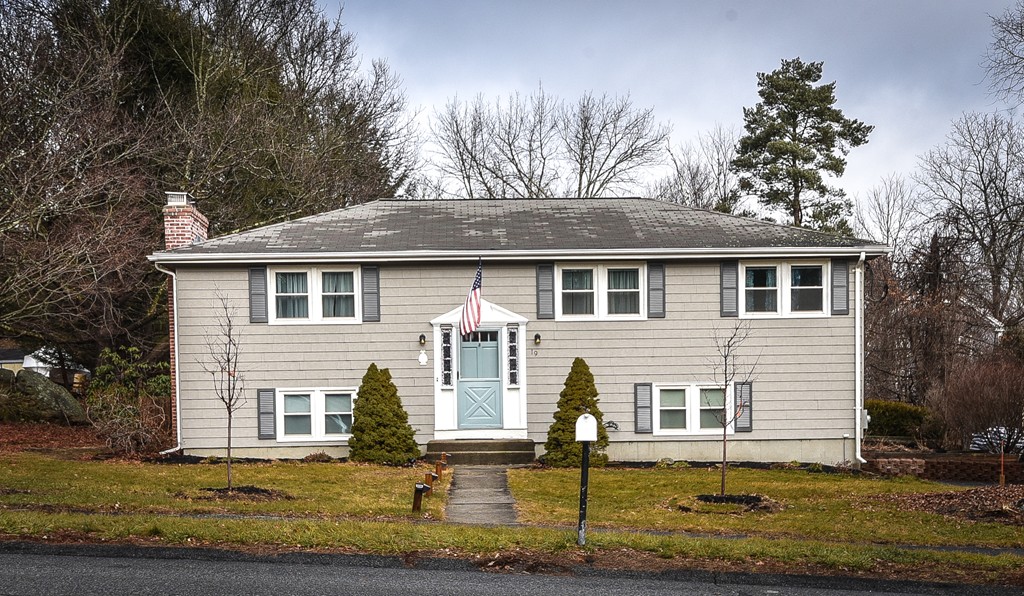 19 Dunster Road Holliston, MA 01746 - Photo 1 of 23 Gallery Image 1