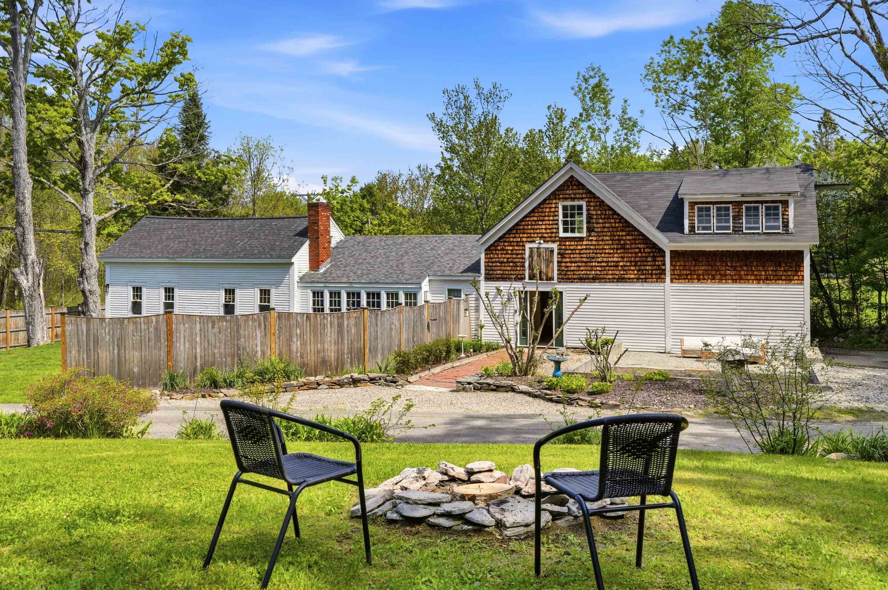 365 Stage Road Nottingham, NH 03290 - Photo 2 of 52