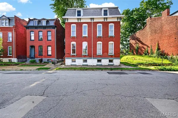 $350,000 | 3332 Wisconsin Avenue, St. Louis, MO 63118