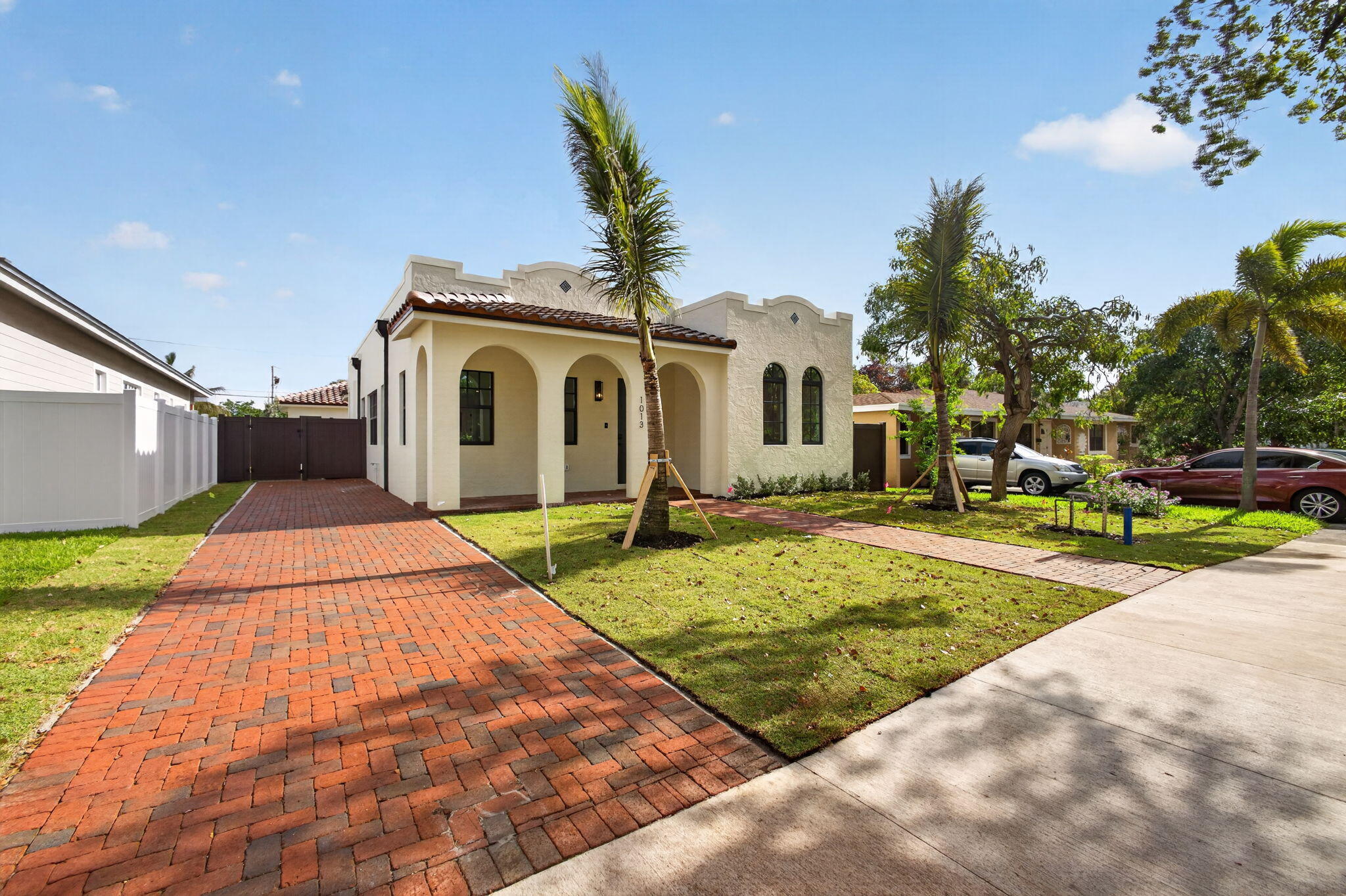 1013 Ardmore Road West Palm Beach, FL 33401 - Photo 4 of 67 5