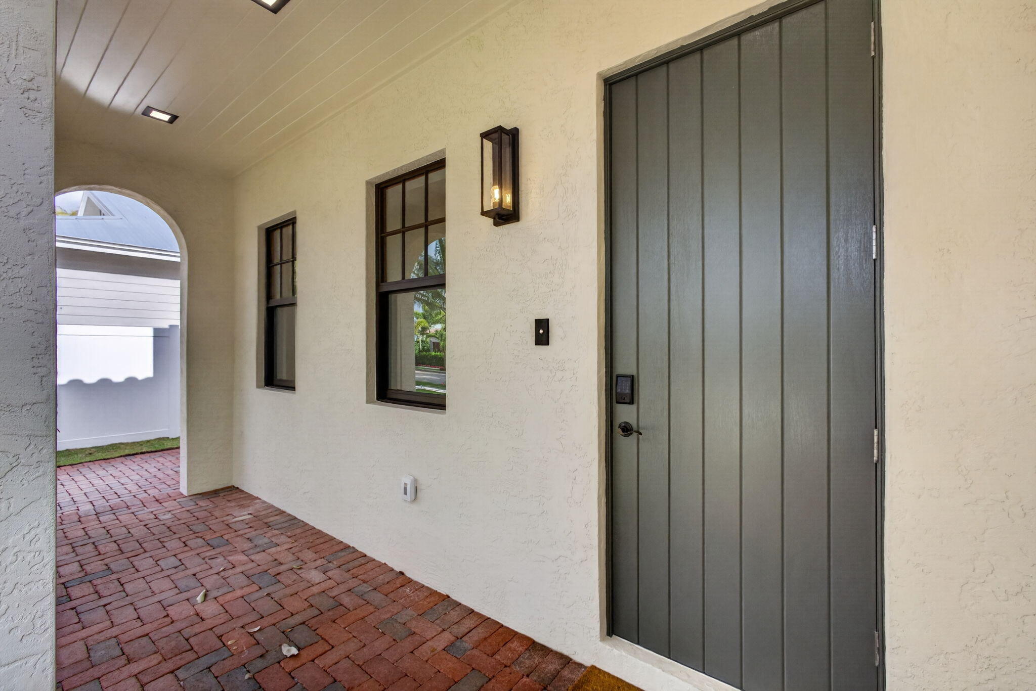 1013 Ardmore Road West Palm Beach, FL 33401 - Photo 8 of 67 8
