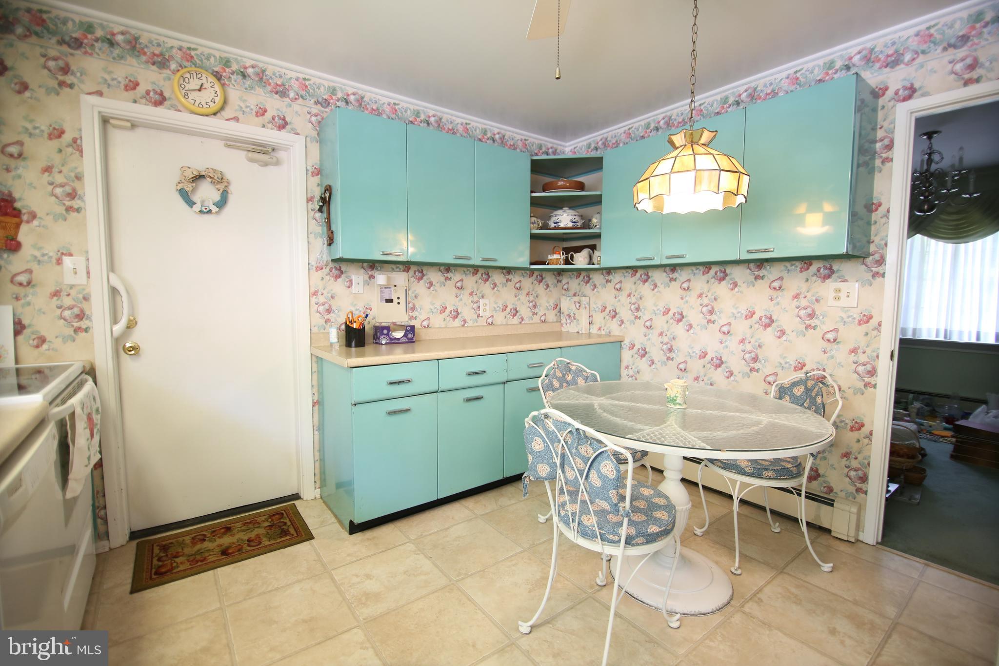 29 Seckelpear Road Levittown, PA 19056 - Photo 4 of 15 Gallery Image 4