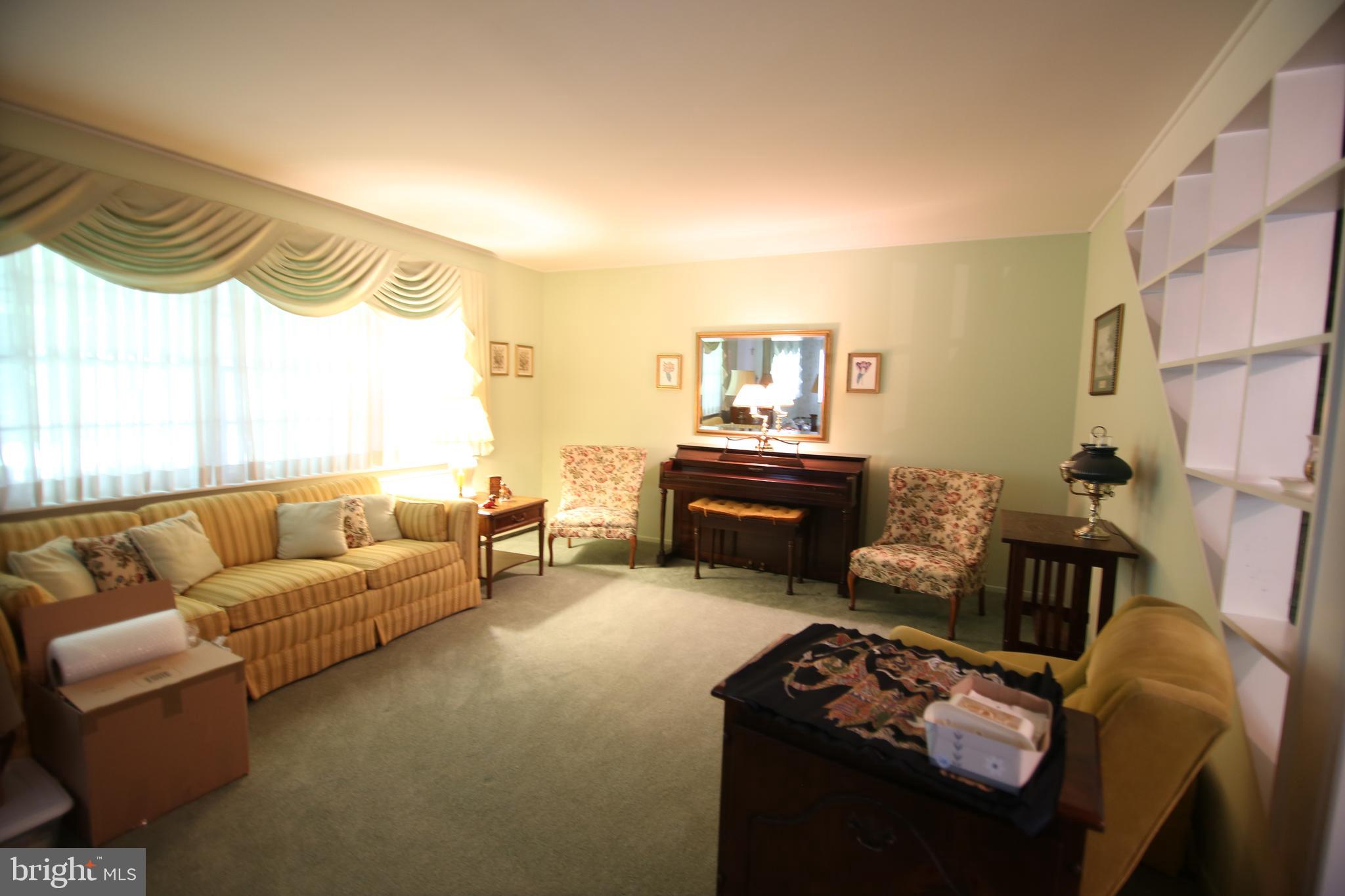 29 Seckelpear Road Levittown, PA 19056 - Photo 6 of 15 Gallery Image 6