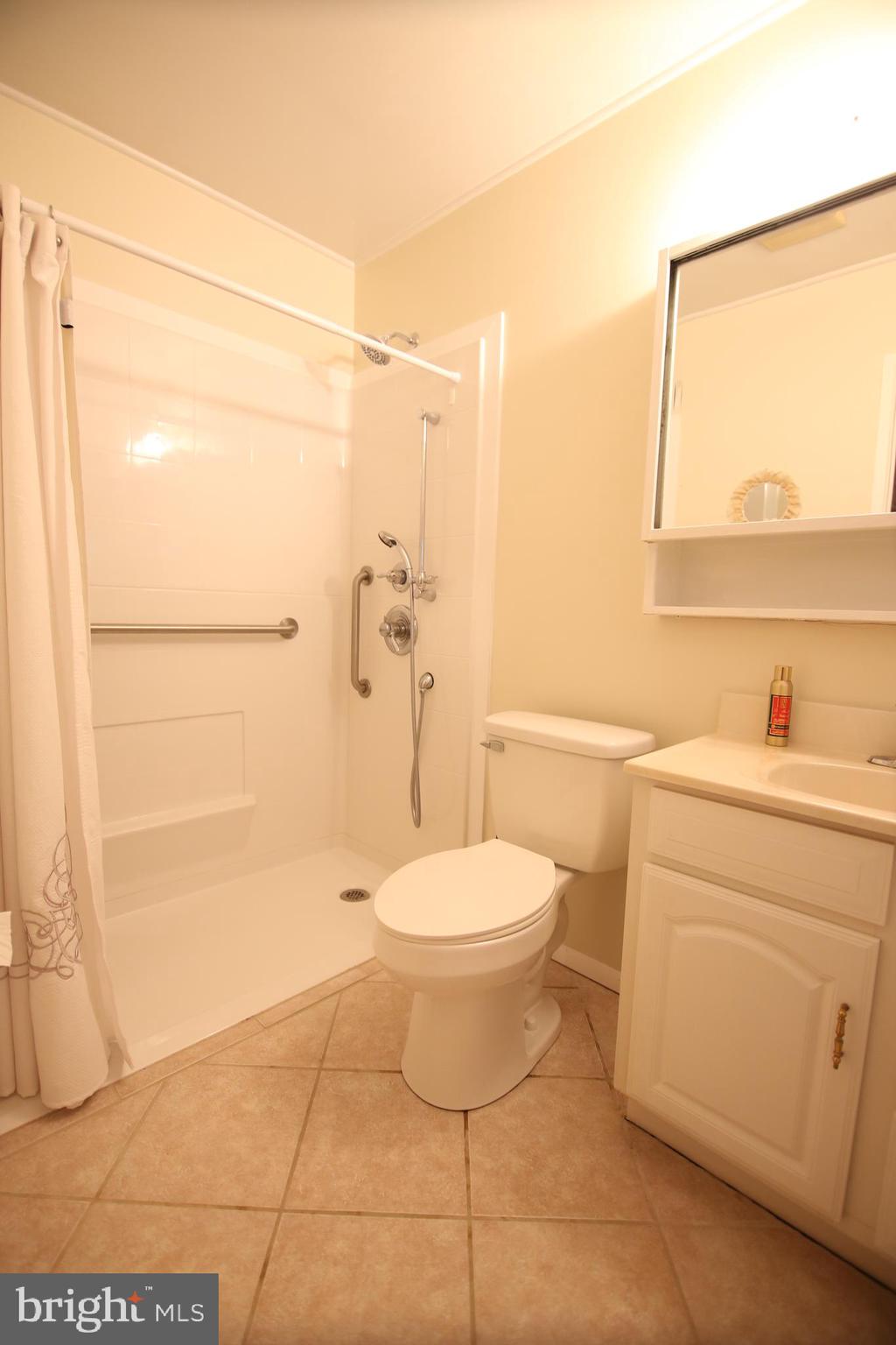 29 Seckelpear Road Levittown, PA 19056 - Photo 9 of 15 Gallery Image 9