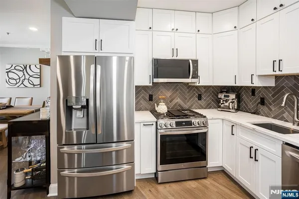 $969,900 | 82 Clinton Street, Unit 6F, Hoboken, NJ 07030