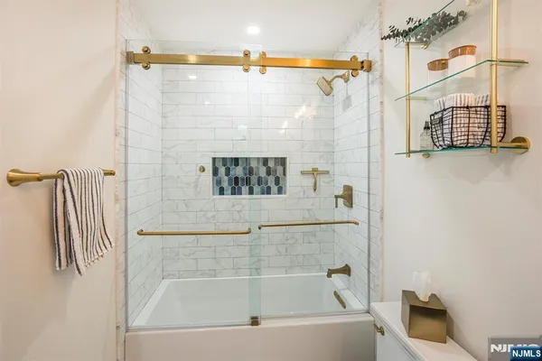 $969,900 | 82 Clinton Street, Unit 6F, Hoboken, NJ 07030