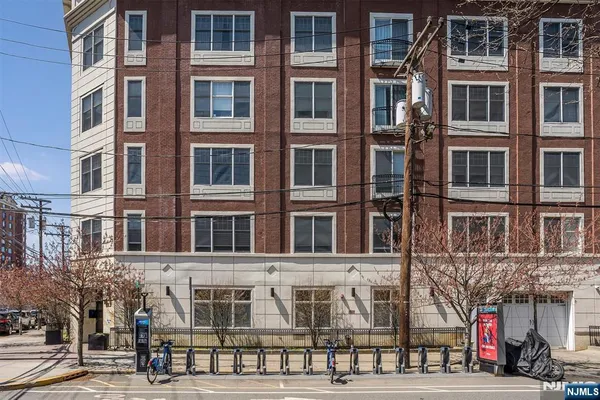 $969,900 | 82 Clinton Street, Unit 6F, Hoboken, NJ 07030