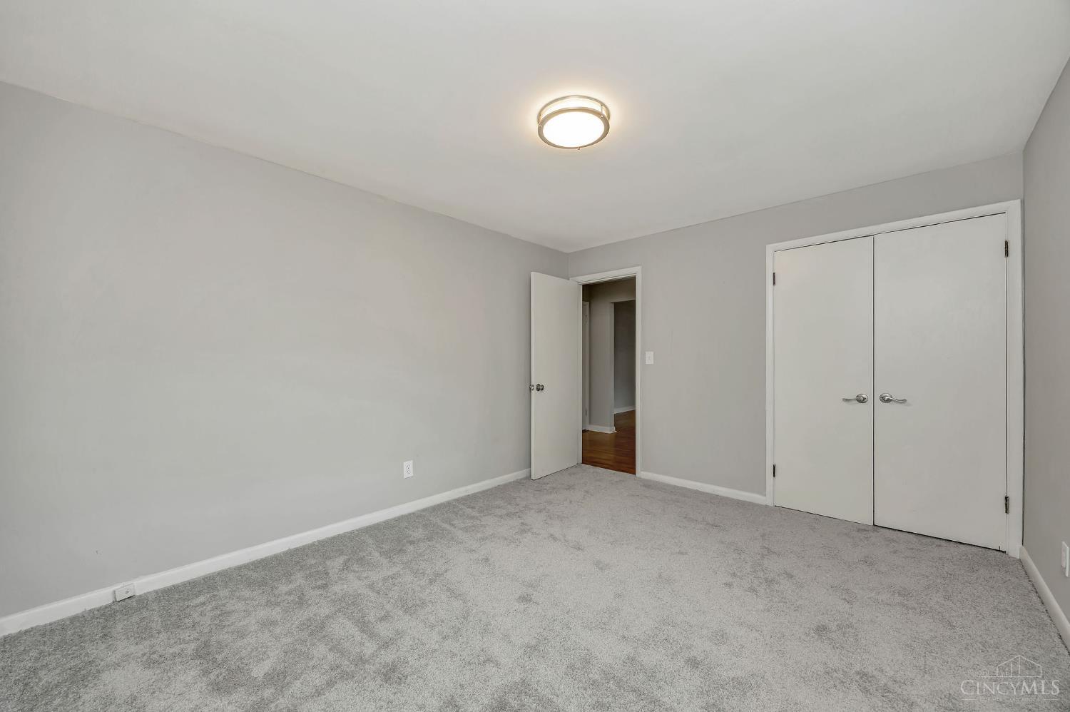 5846 Robison Road Cincinnati, OH 45213 - Photo 16 of 30 Gallery Image 16