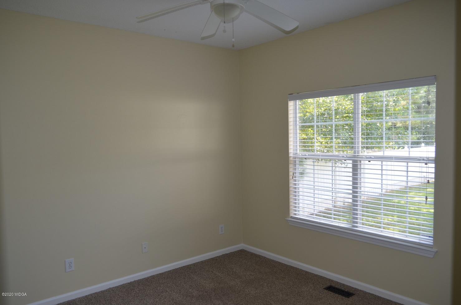 253 Chadwick Circle Macon, GA 31210 - Photo 13 of 19 an empty room with a window
