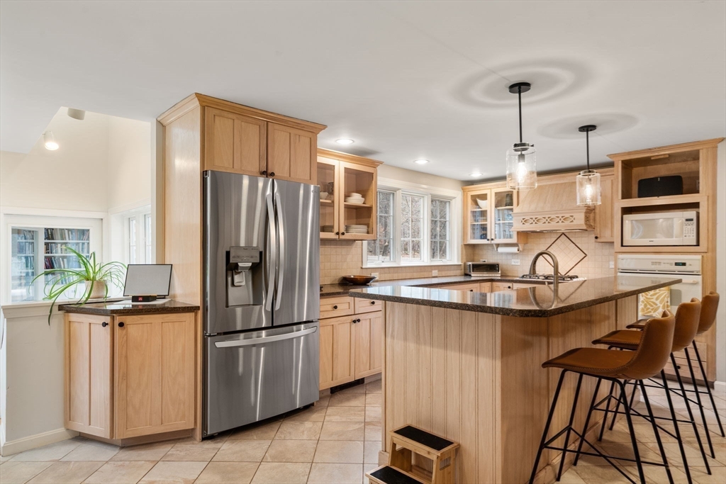 12 Douglas Road Westford, MA 01886 - Photo 6 of 37 Gallery Image 6