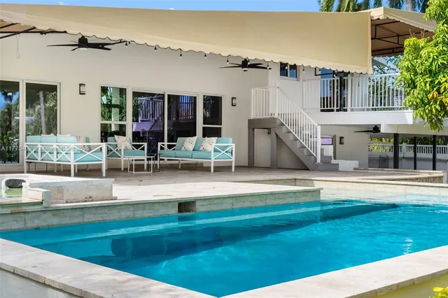 an outdoor view of the house