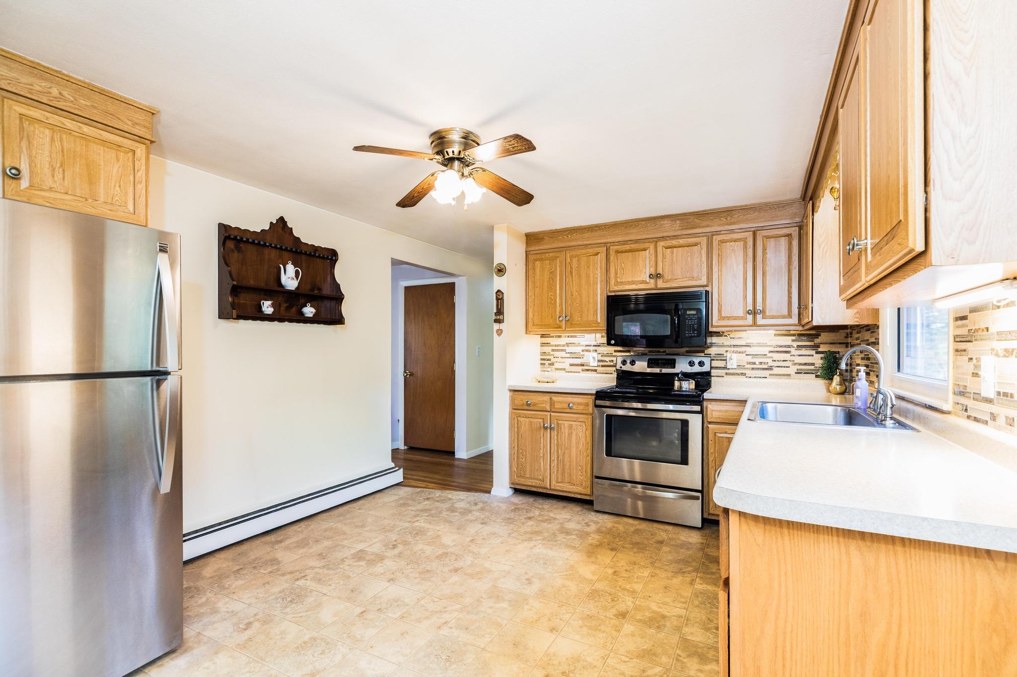 7 Pineview Drive Dover, NH 03820 - Photo 8 of 38