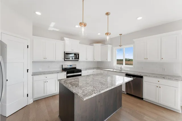 $629,900 | 1292 Ardcurra Row, Rosemount, MN 55068