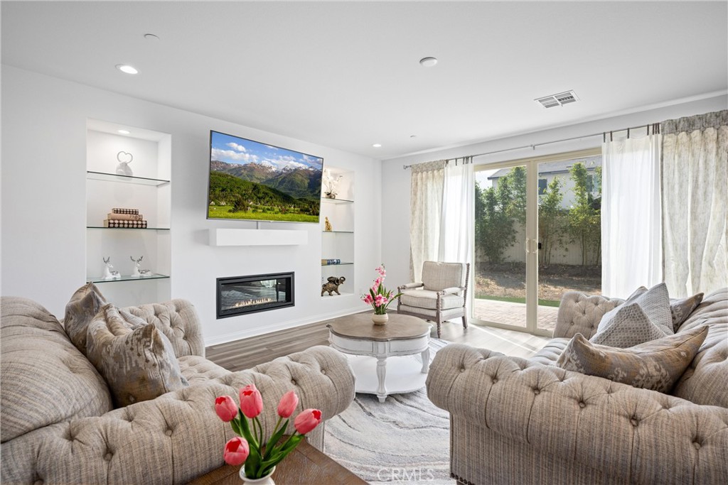 33288 Skyview Road Winchester, CA 92596 - Photo 11 of 51 Family Room