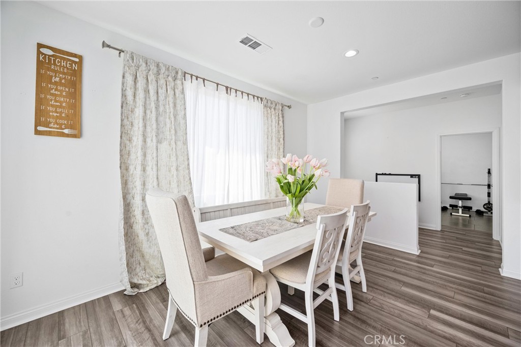 33288 Skyview Road Winchester, CA 92596 - Photo 21 of 51 Dining Area