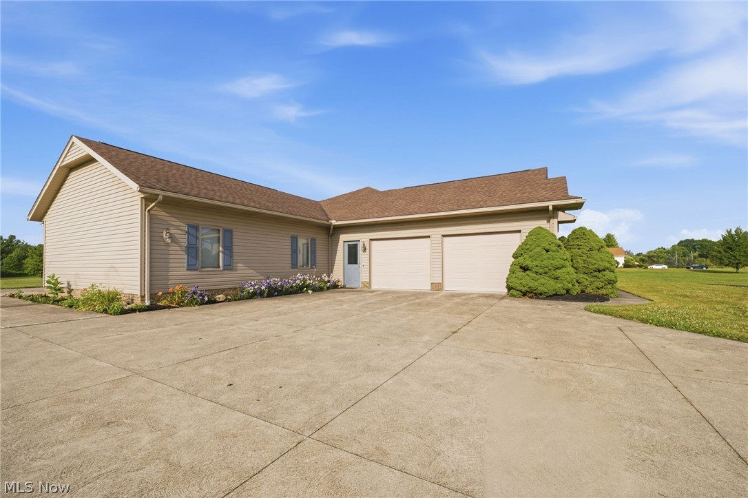 7300 Neff Road Valley City, OH 44280 - Photo 4 of 47