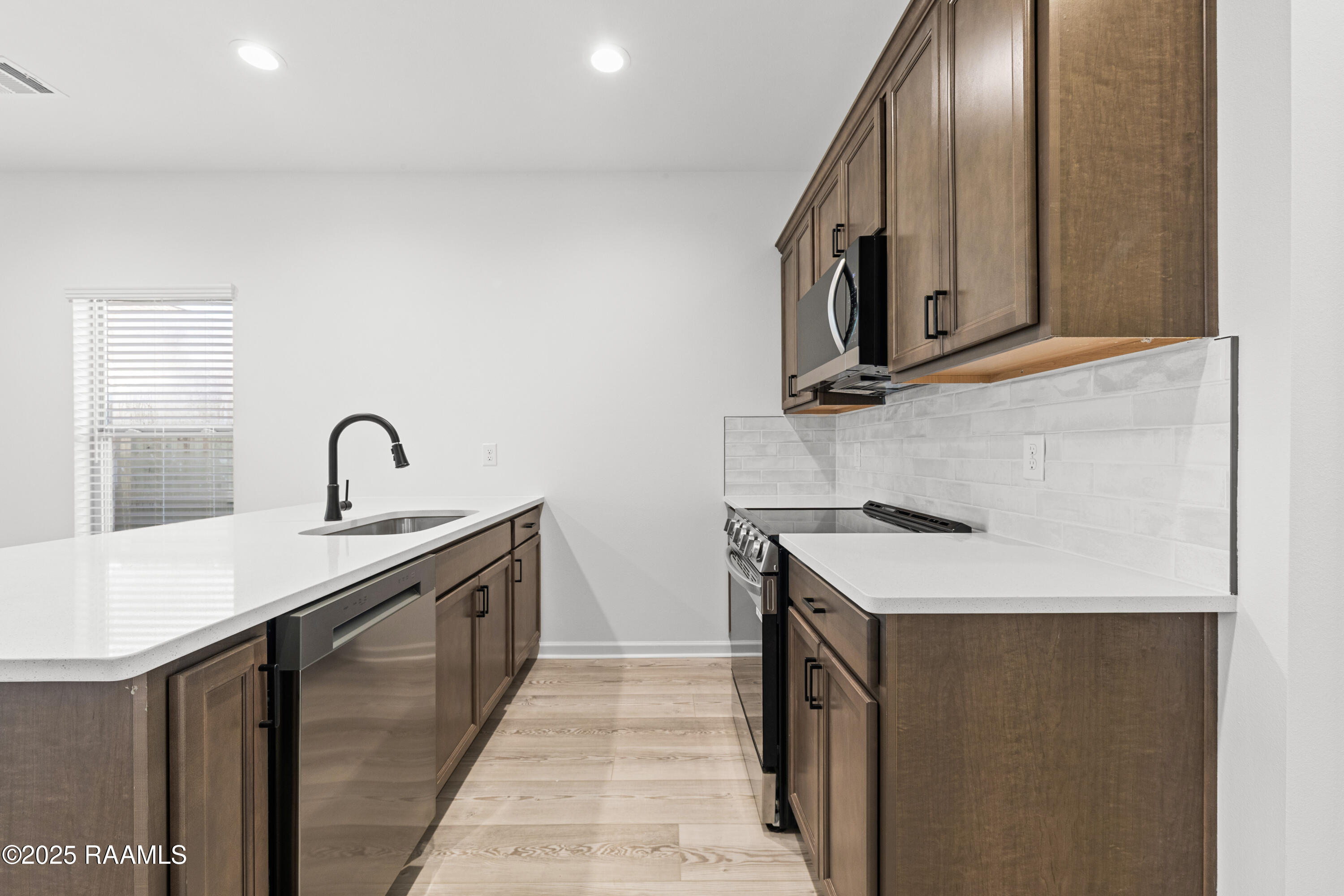 110 Ridgedale Scott, LA 70583 - Photo 3 of 34 102Albernathy-17