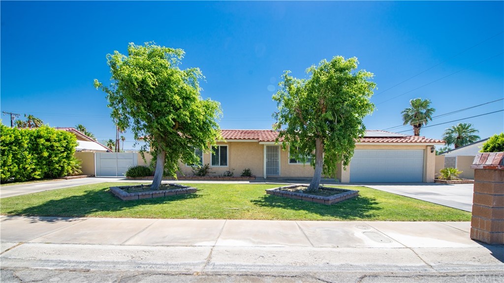 2240 North San Gorgonio Road Palm Springs, CA 92262 - Photo 2 of 33