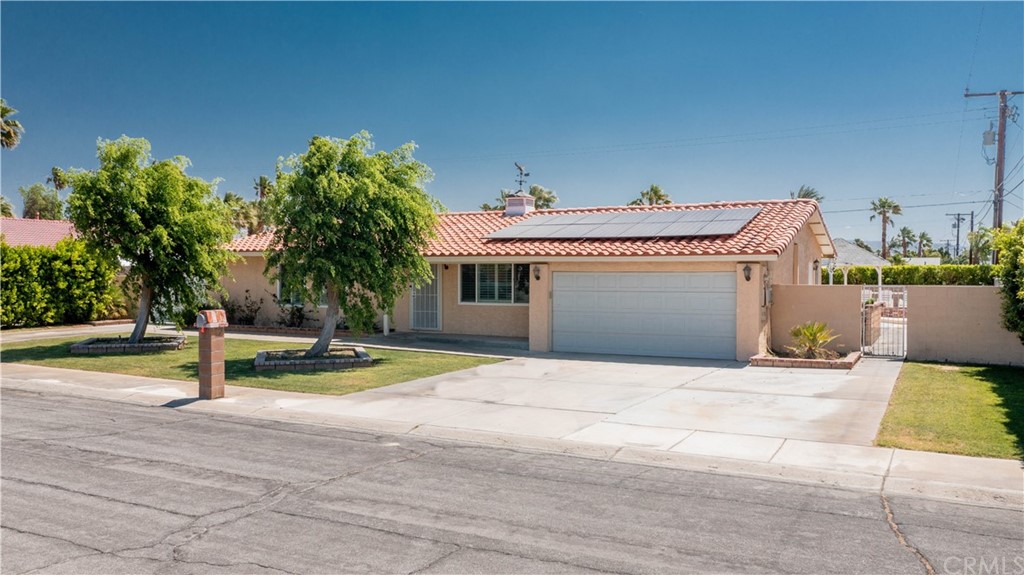 2240 North San Gorgonio Road Palm Springs, CA 92262 - Photo 5 of 33