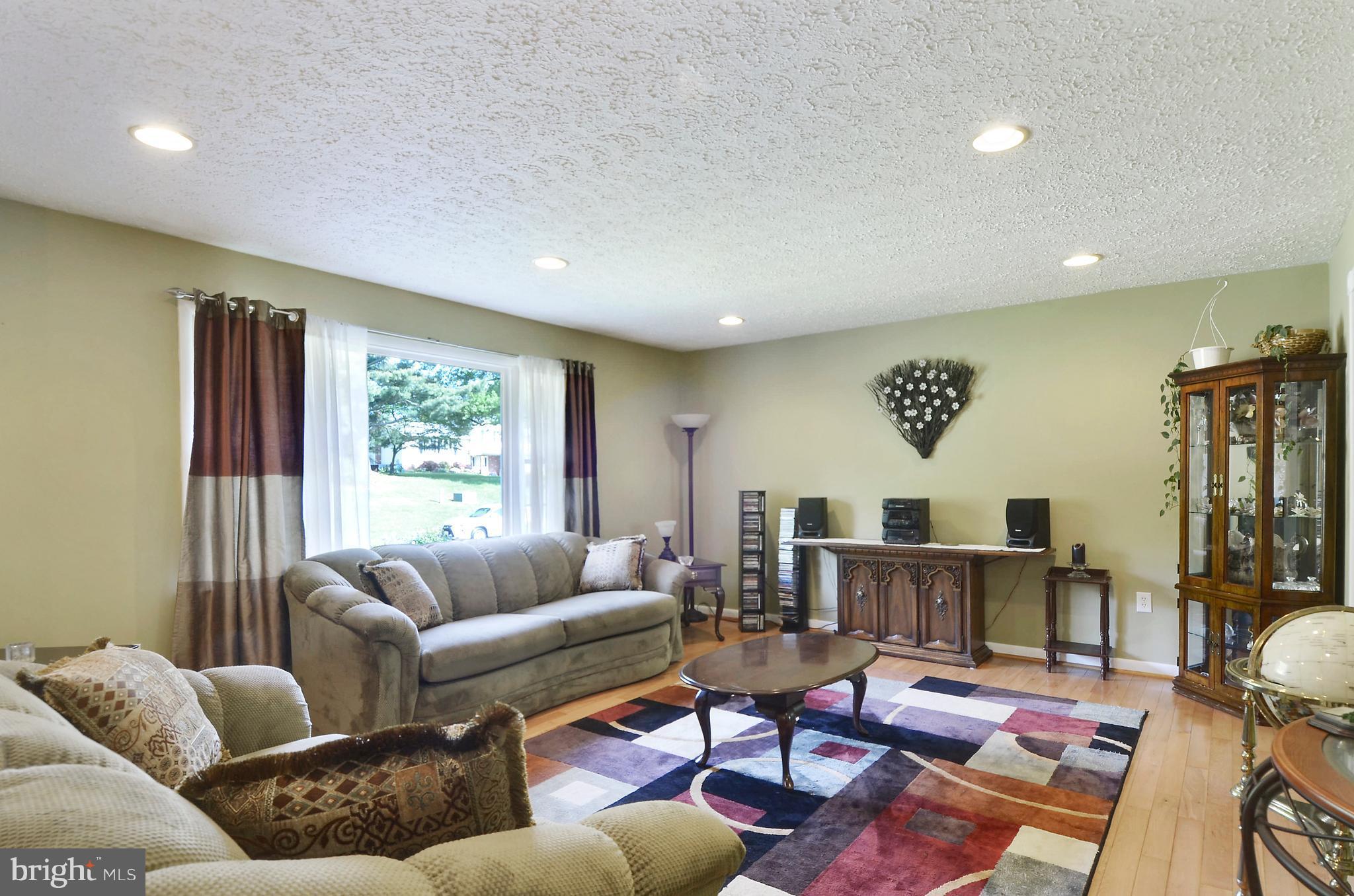 2103 Ridgemont Drive Finksburg, MD 21048 - Photo 19 of 30 Living Room