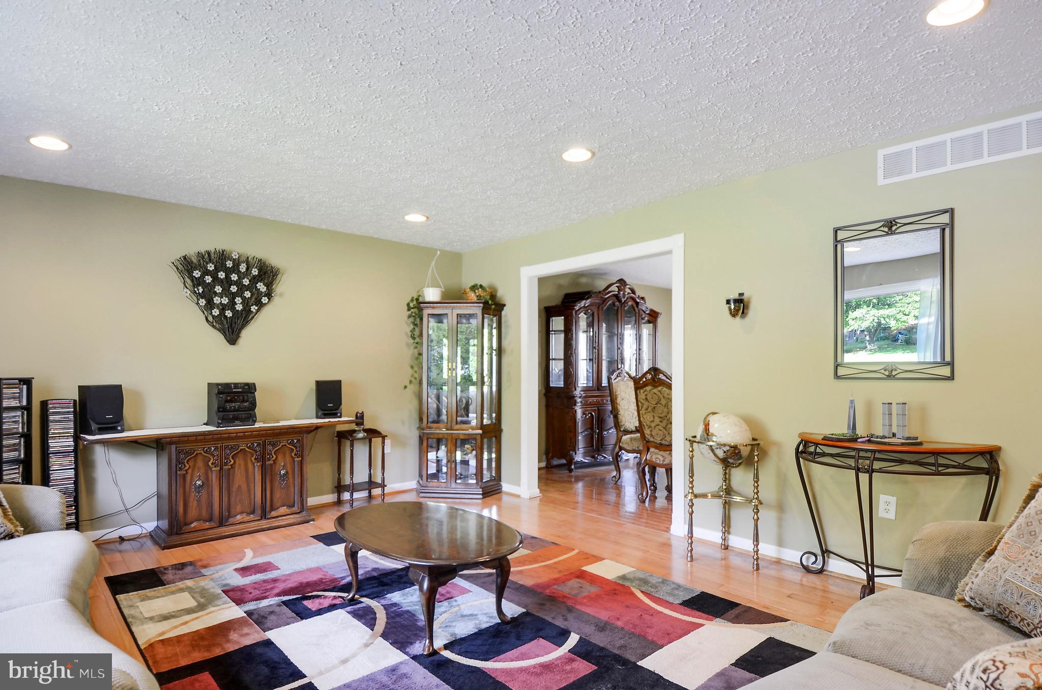 2103 Ridgemont Drive Finksburg, MD 21048 - Photo 22 of 30 Living Room