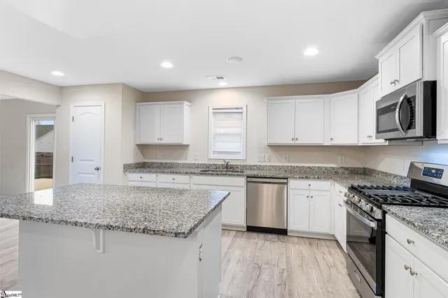 $399,000 | 100 Bruinen Drive, Fountain Inn, SC 29644