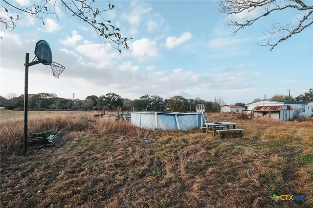 $109,400 | 768 Rodeo Road, Inez, TX 77968