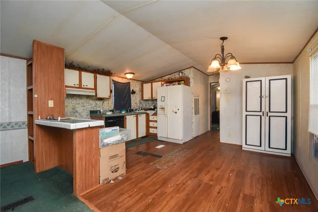 $109,400 | 768 Rodeo Road, Inez, TX 77968