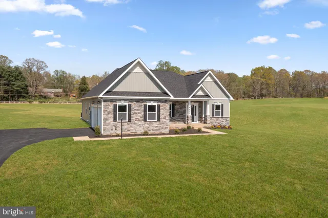 $839,990 | 16452 Bobak Road, Amissville, VA 20106
