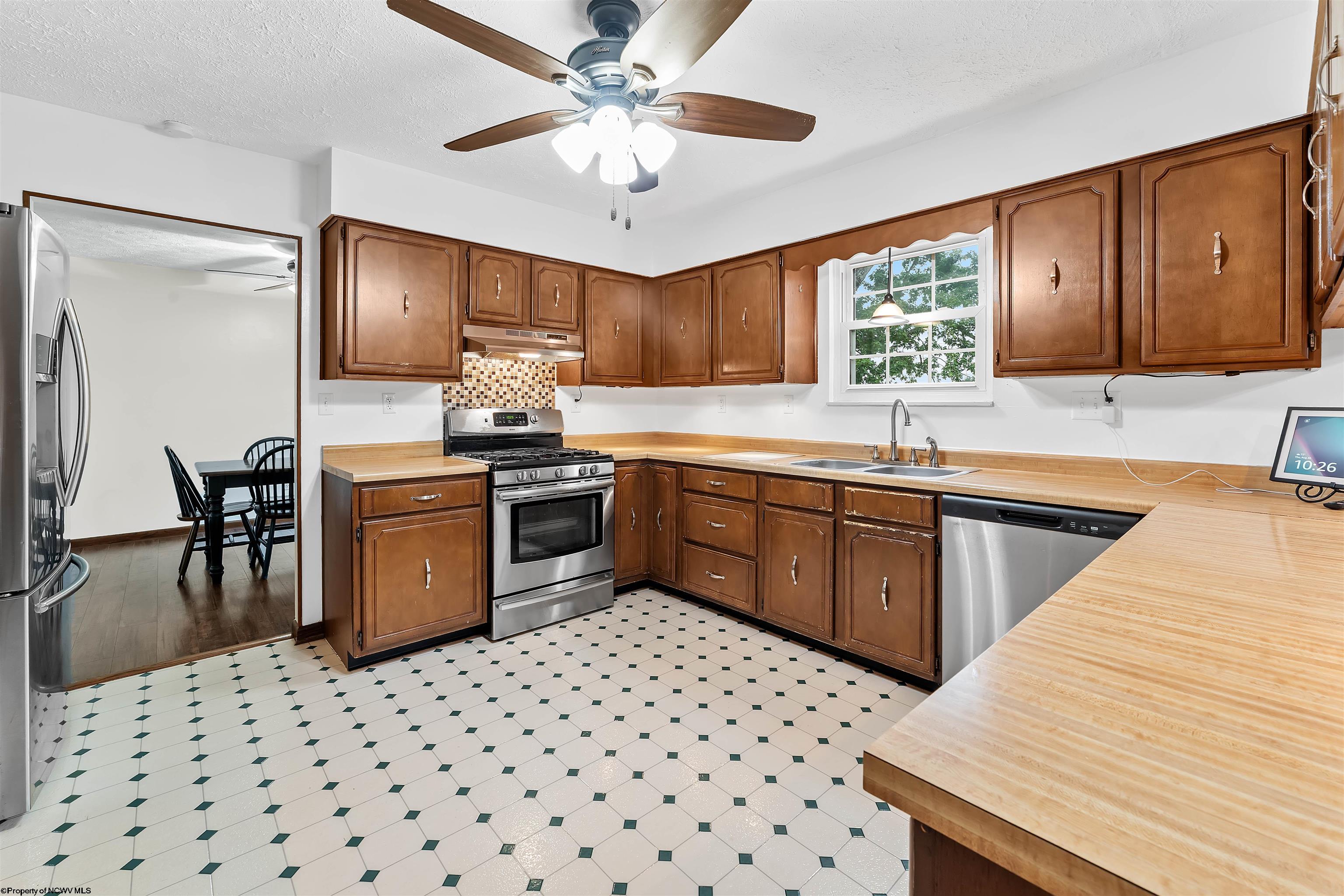 251 Ridgeway Drive Bridgeport, WV 26330 - Photo 11 of 50 Gallery Image 11