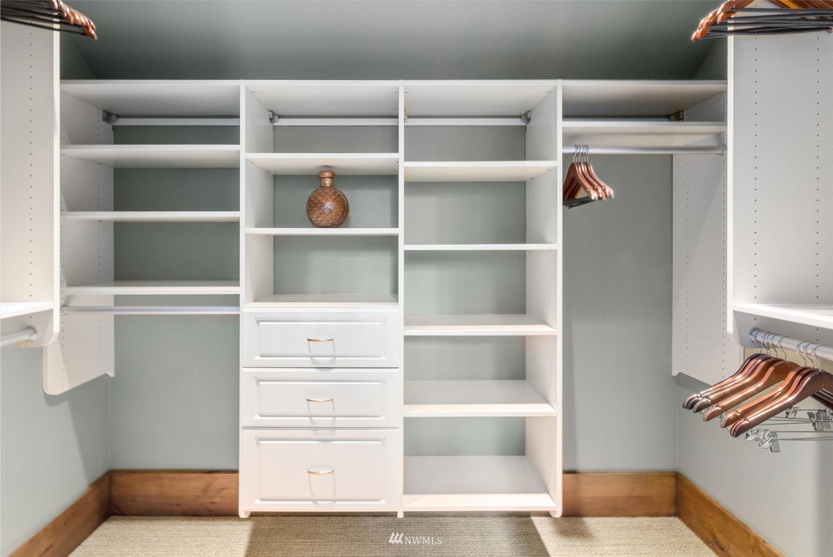 1650 Pinegrass Loop Cle Elum, WA 98922 - Photo 27 of 40 a view of walk in closet with empty racks