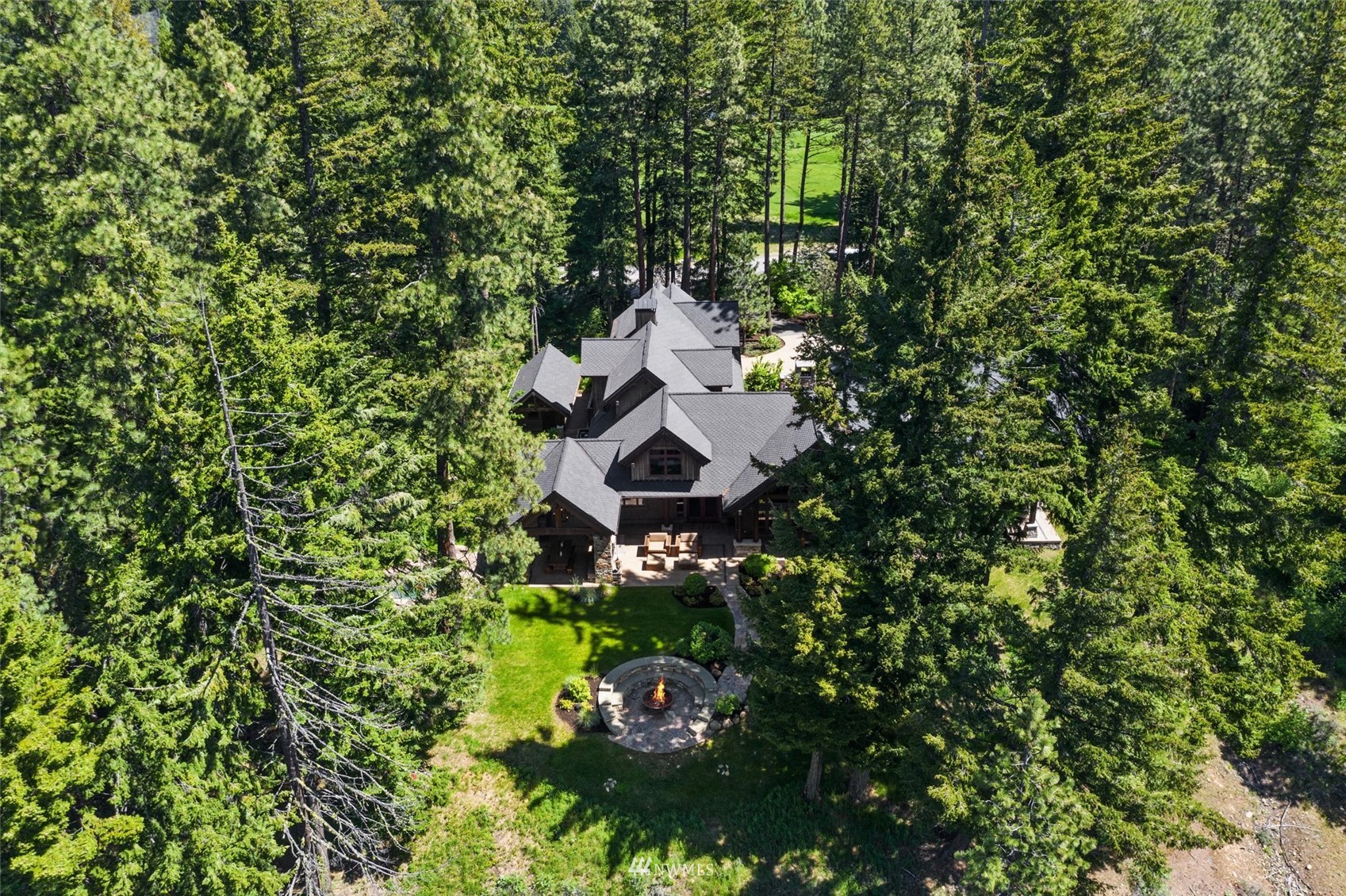 1650 Pinegrass Loop Cle Elum, WA 98922 - Photo 33 of 40 a aerial view of a house with a yard