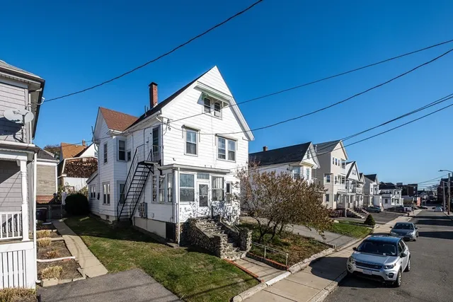 $1,800 | 33 Ellsworth Street, Unit 2, Everett, MA 02149