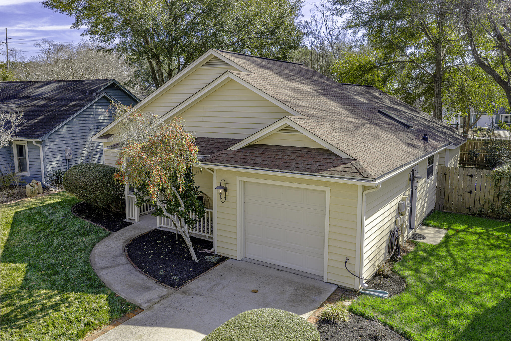 1258 Llewellyn Road Mount Pleasant, SC 29464 - Photo 2 of 35 Top Left