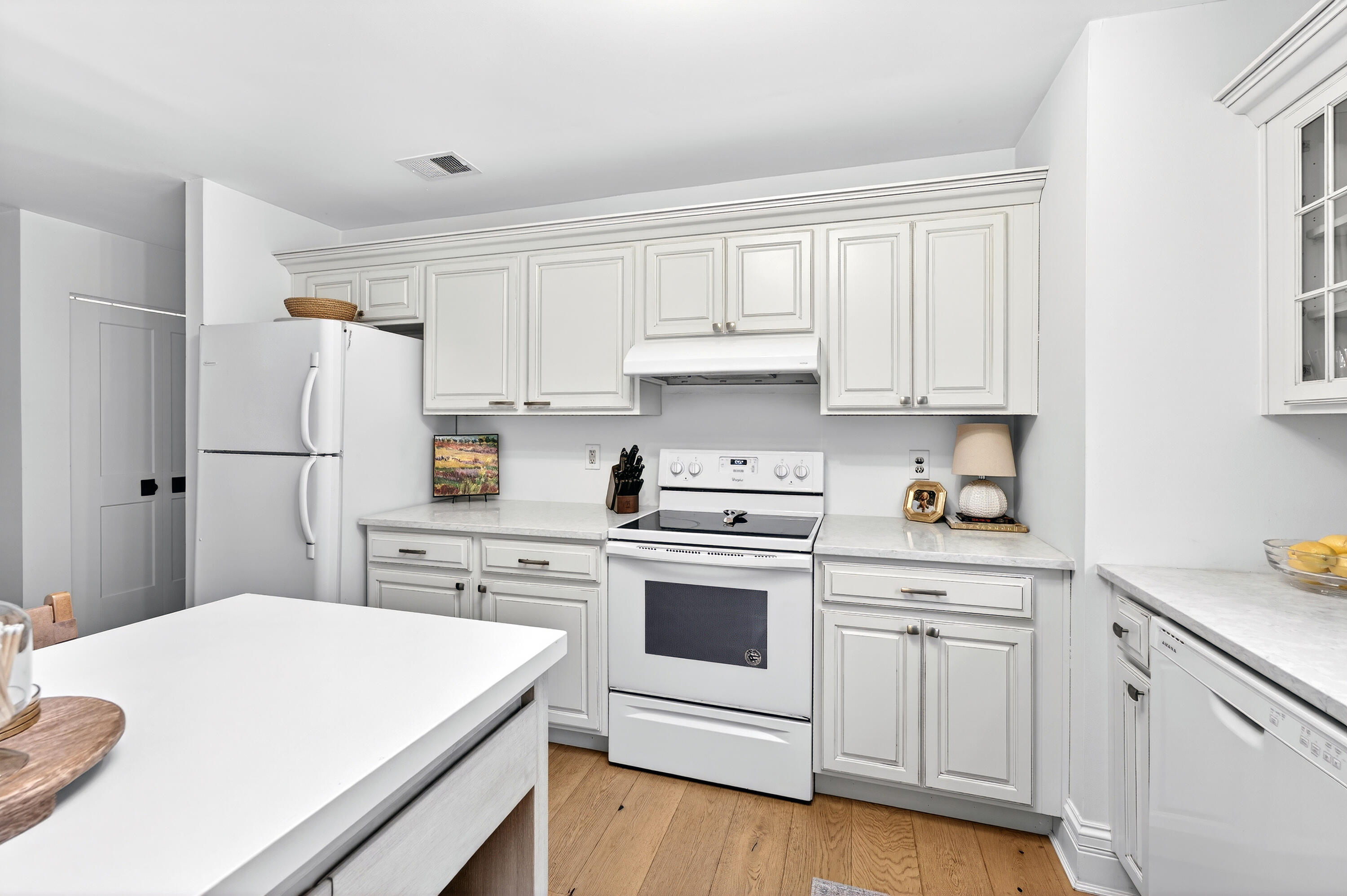 1258 Llewellyn Road Mount Pleasant, SC 29464 - Photo 10 of 35 Spacious Kitchen