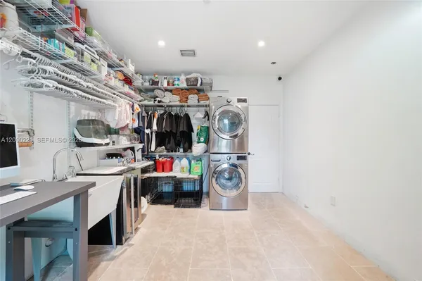 $1,750,000 | 9901 Southwest 145th Street, Miami, FL 33176